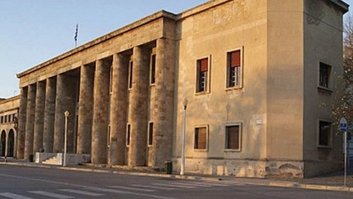 Σάλος στη Ρόδο για τον «σάτυρο» γυμνασιάρχη που καταδικάστηκε – Αποκαλούσε μαθήτρια «μωρό» μου και την ρωτούσε τι εσώρουχο φοράει
